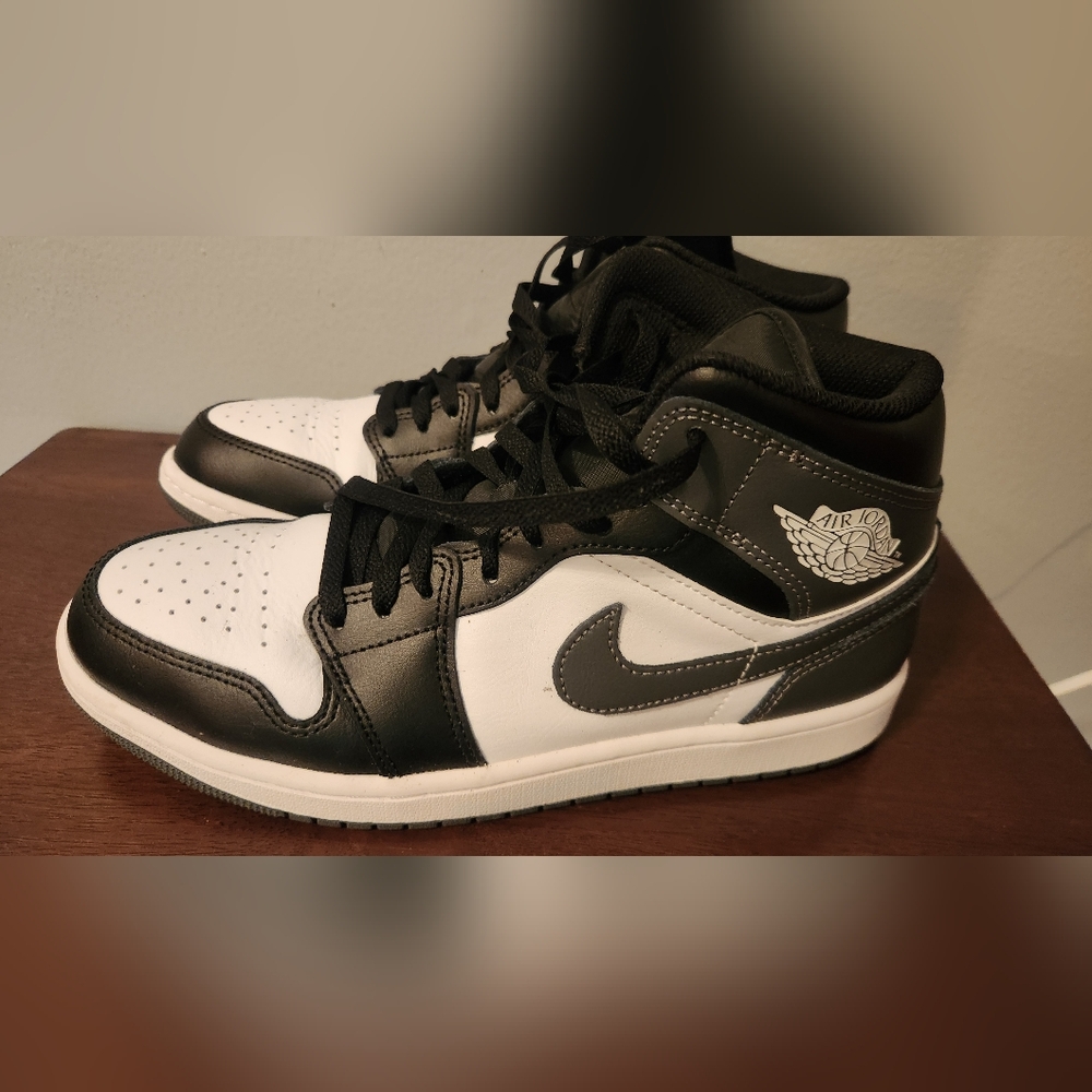 Nike Black and White Sneakers Air Jordan 1 Mid
